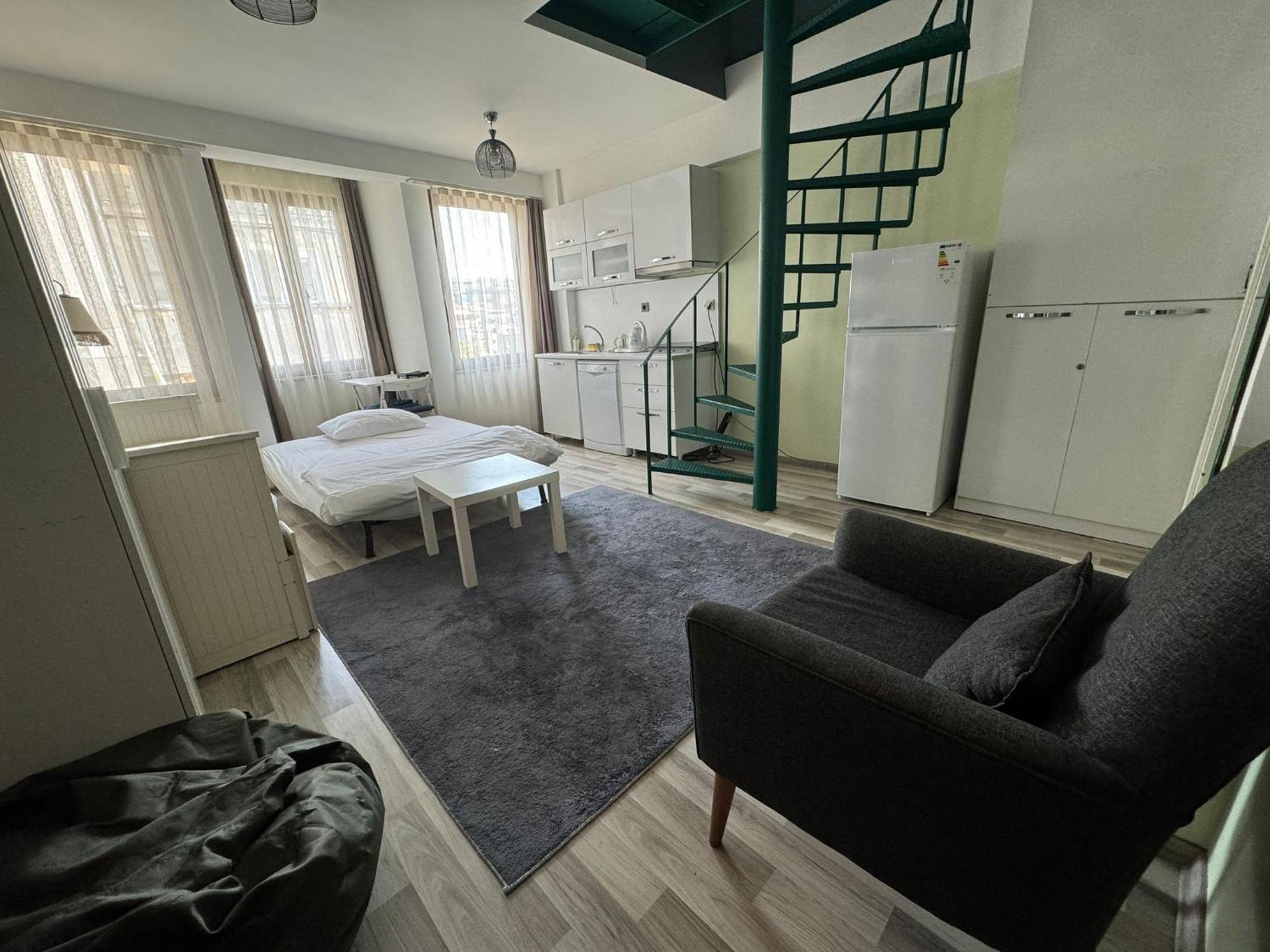 Hub Flats Hotel